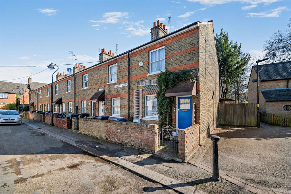 Property photo 1 of 11 8682962-Exterior03-800.Jpg