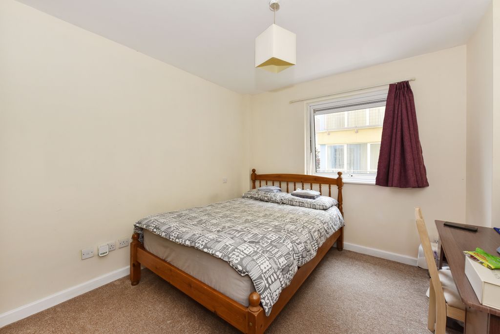 Property photo 3 of 5