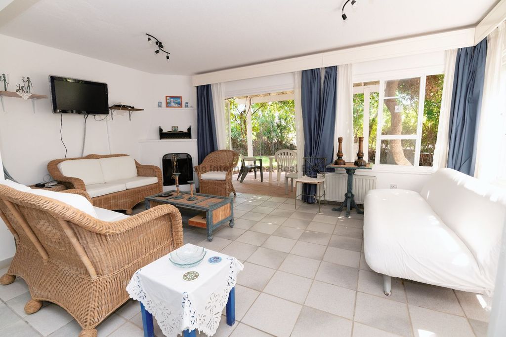 Property photo 2 of 44