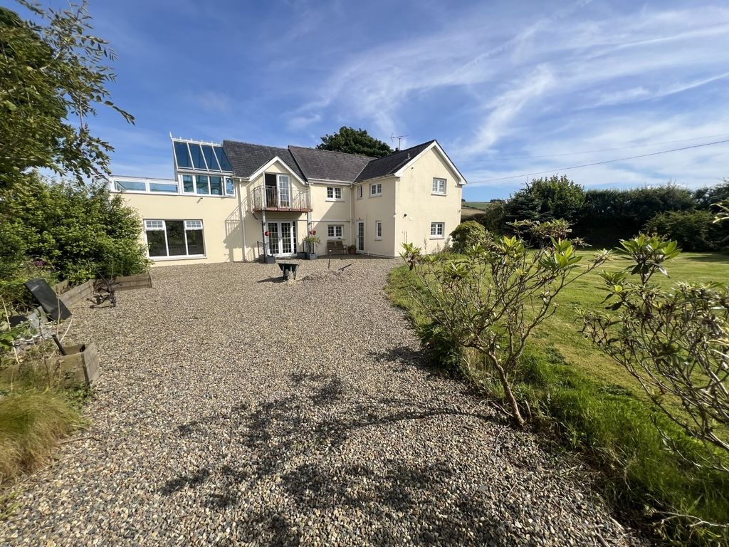 Property photo 1 of 33