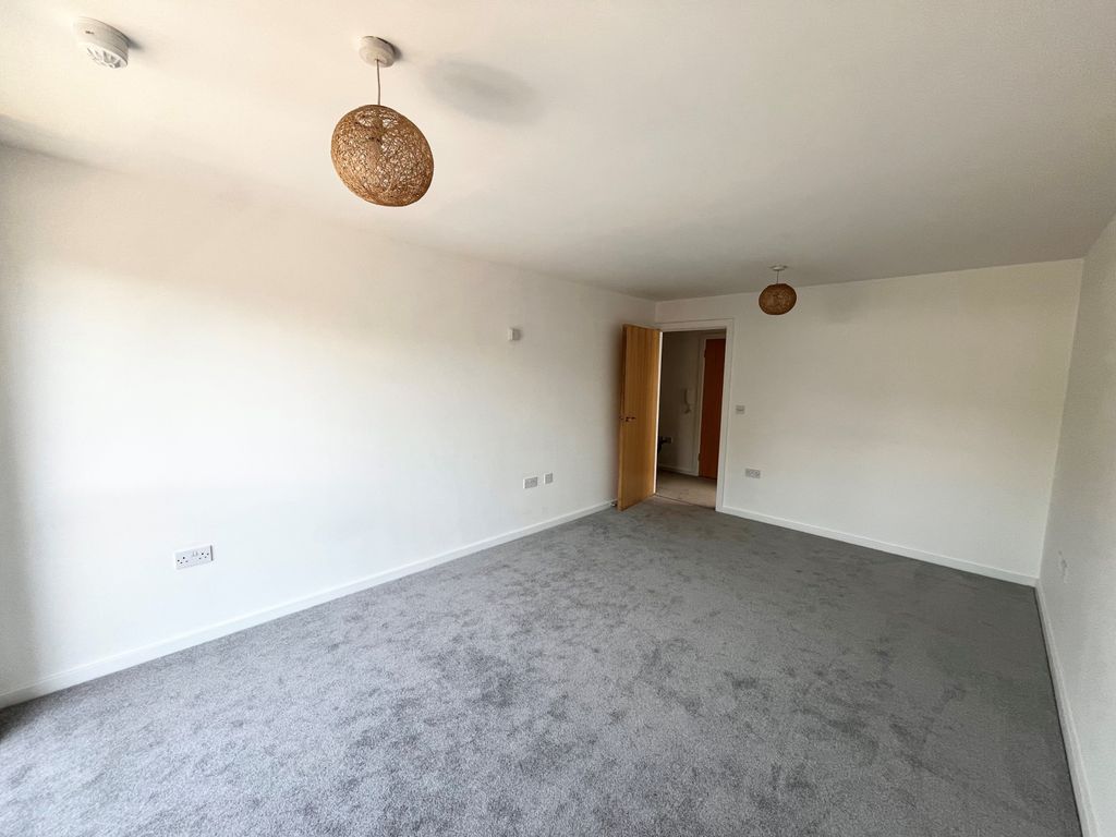 Property photo 3 of 13 Gallery