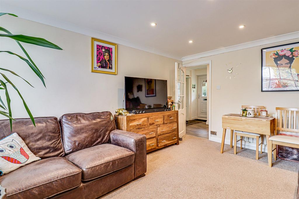 Property photo 3 of 14 Lounge/Diner