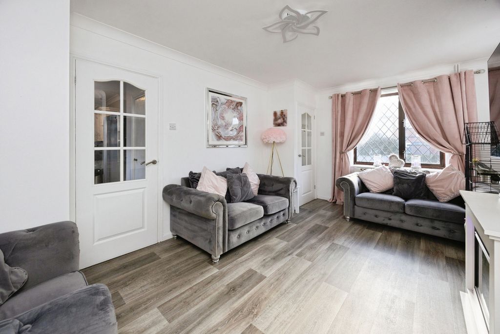 Property photo 2 of 24