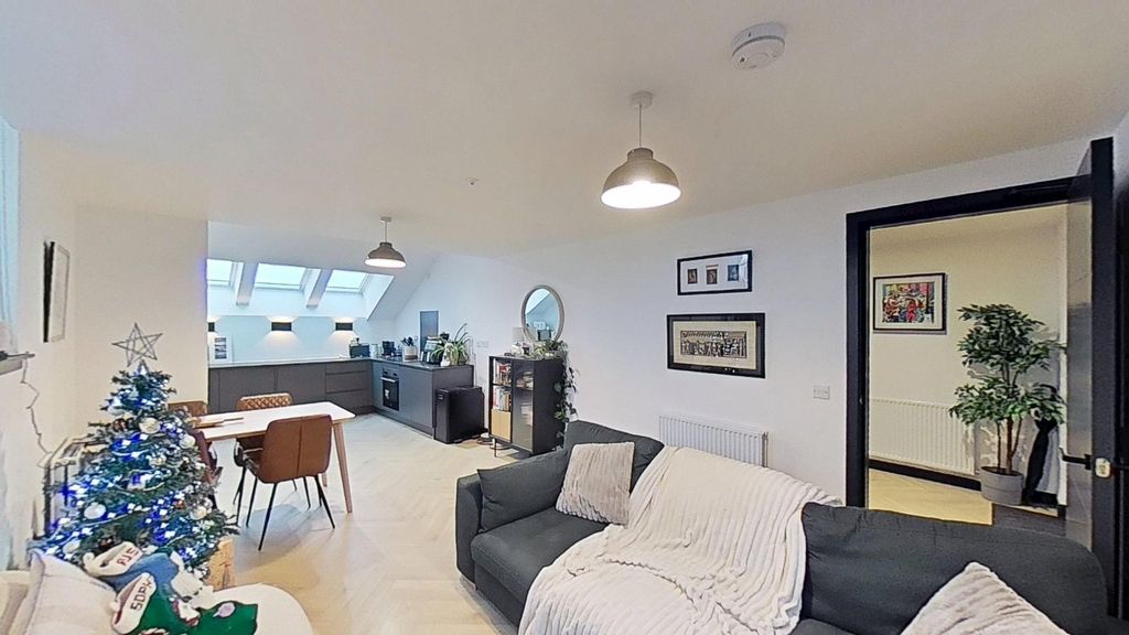 Property photo 3 of 25 Photo 3