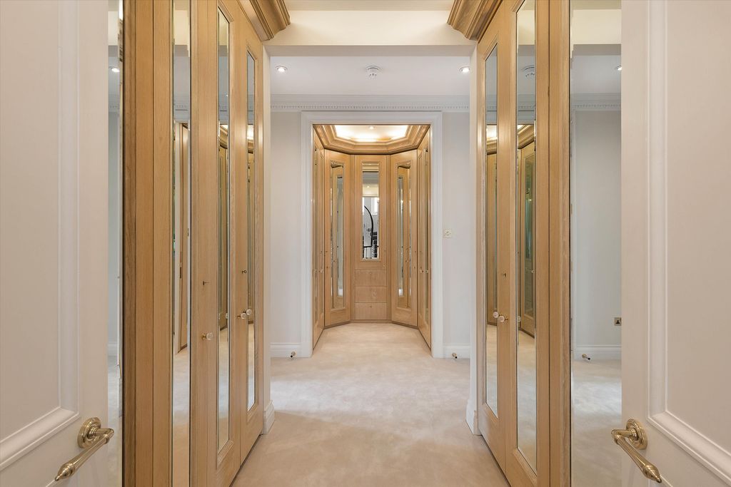 Additional image 22 of 8 bed detached house to rentUpper Phillimore Gardens, Kensington, London W8
