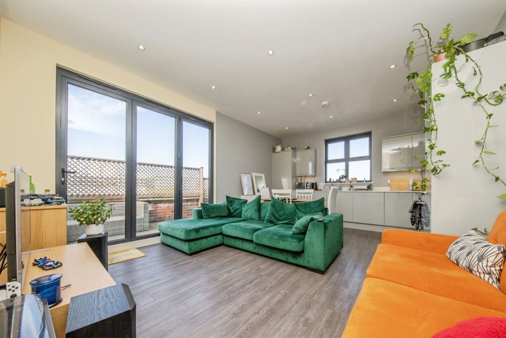 Property photo 2 of 17