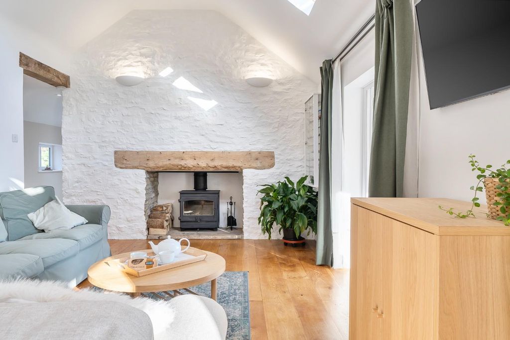 Property photo 3 of 34 1410895-13-69A5d3566c076.Jpg