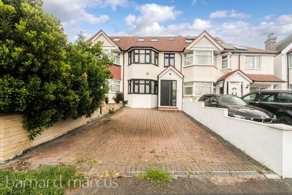 Property photo 1 of 11 Balcony