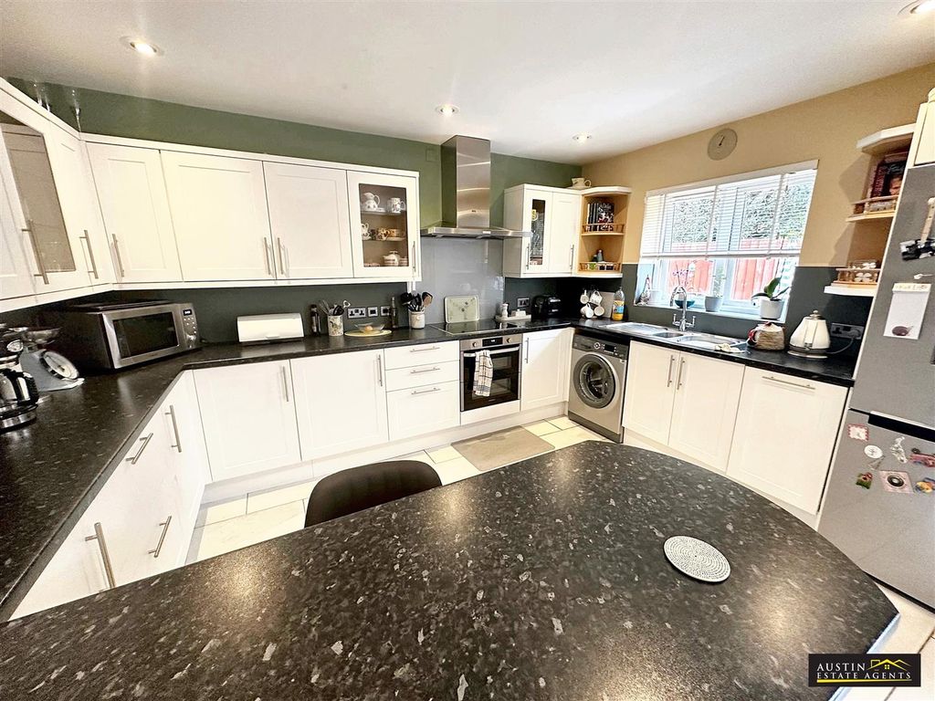 Property photo 2 of 30