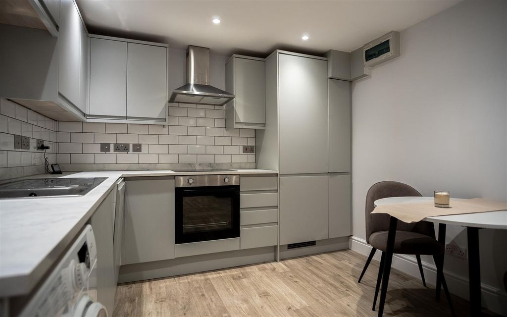 Property photo 2 of 22 The White House - Final Images - Ralph James - Ahe