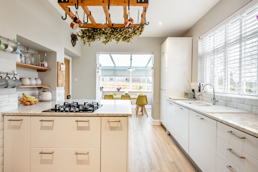 Property photo 3 of 22 Kitchen