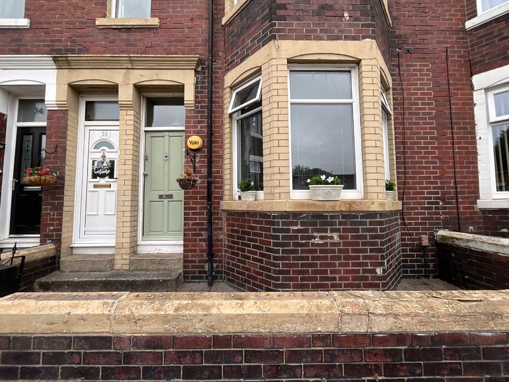 Property photo 1 of 12 4360030