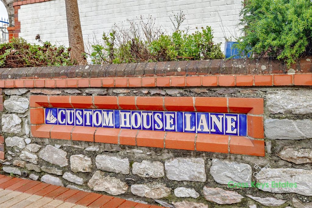 Property photo 2 of 62 Plymouth Hoe / West Hoe