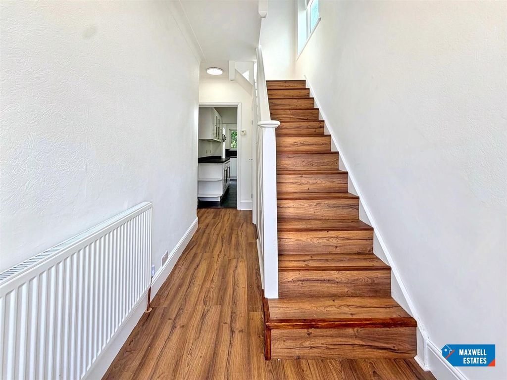 Property photo 2 of 19 West Way 3.Jpg