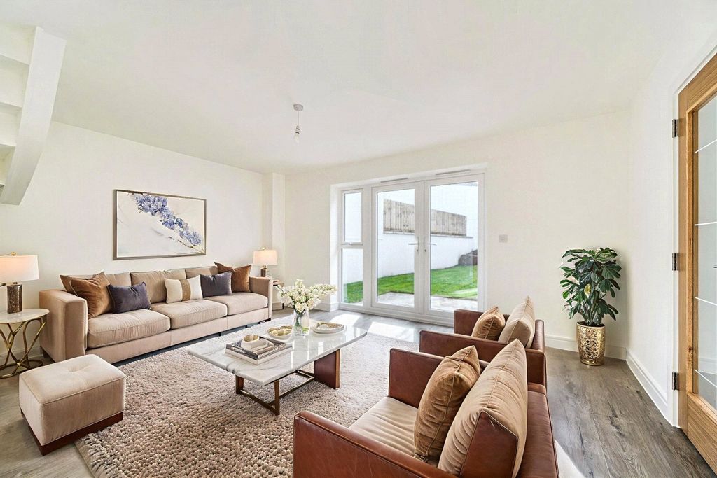 Property photo 2 of 17 Staged Photo