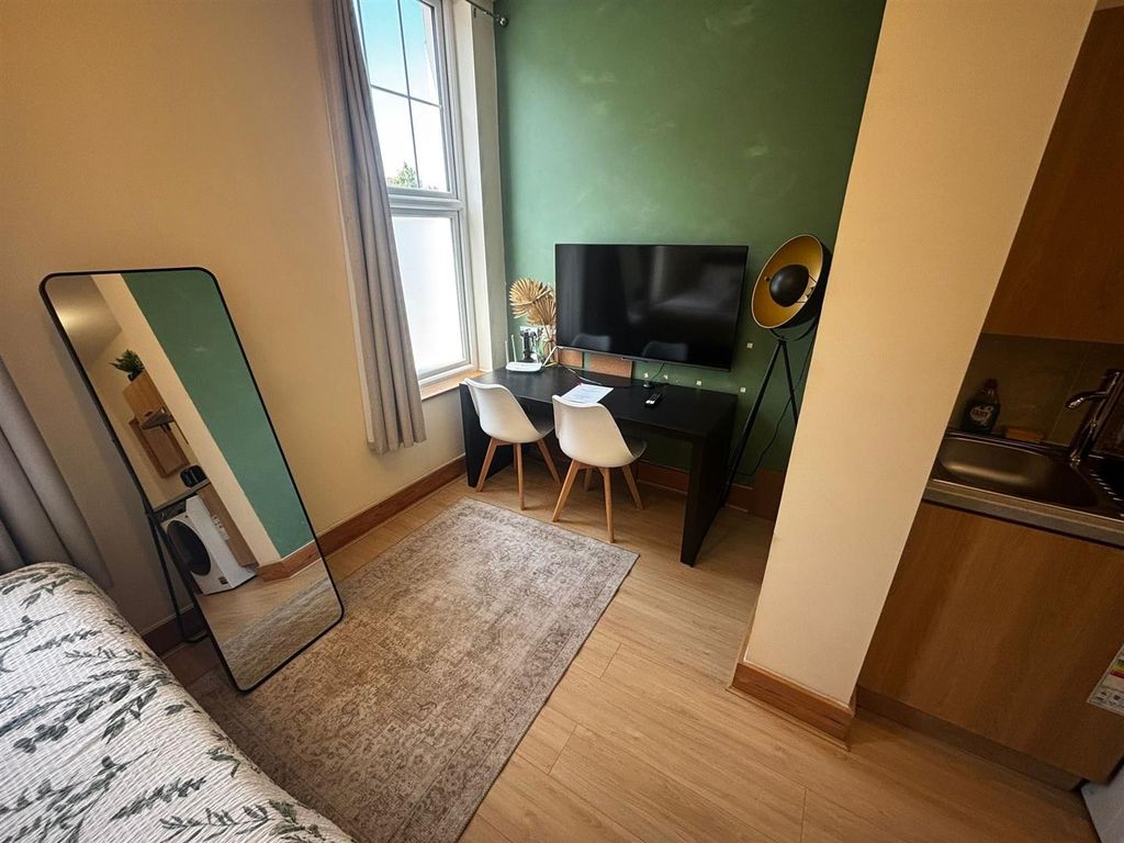 Property photo 2 of 6 Flat4c.Jpg
