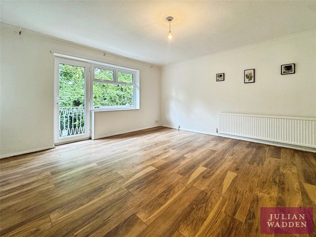 Property photo 2 of 16 Picture No. 23
