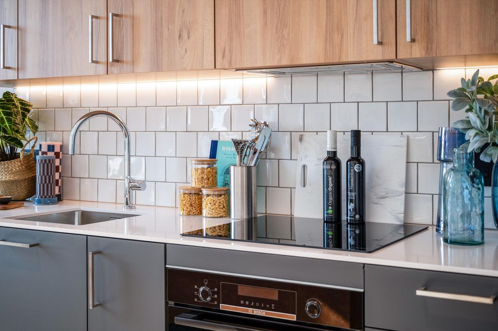 Property photo 3 of 19 Image