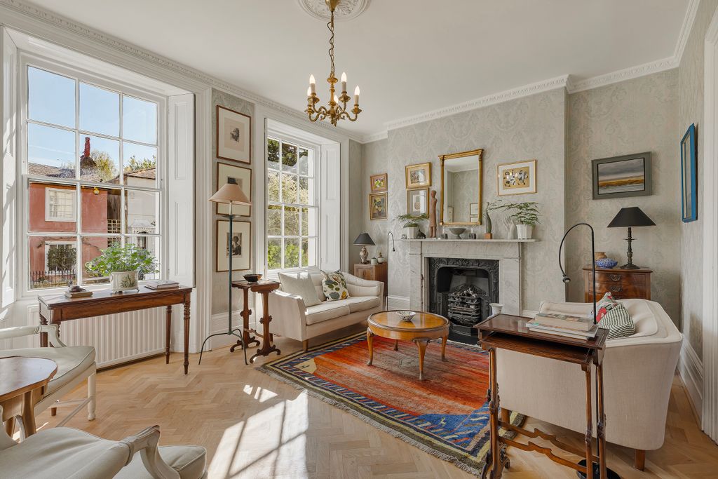 Property photo 2 of 19