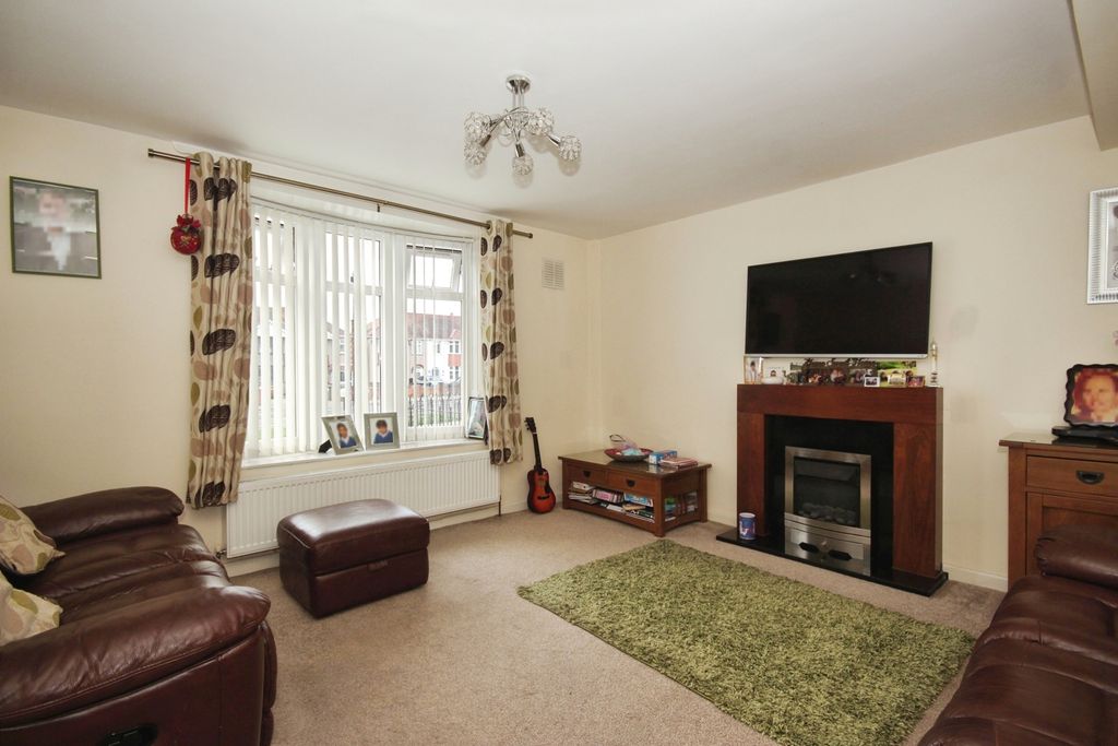 Property photo 2 of 20 Pbox-Img.Jpg