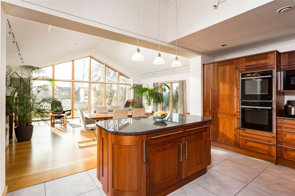 Property photo 3 of 24 Kitchen/Living