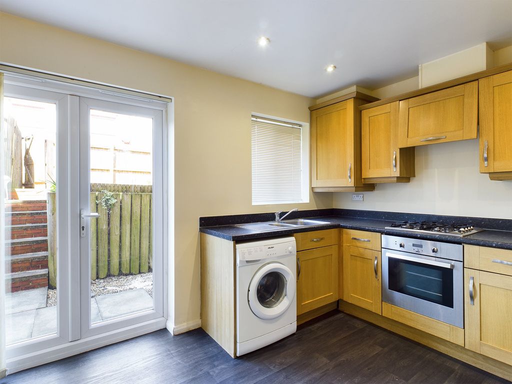 Property photo 2 of 10 Kitchen