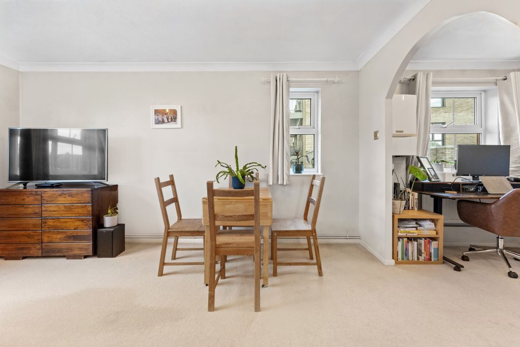 Property photo 3 of 12 Reception