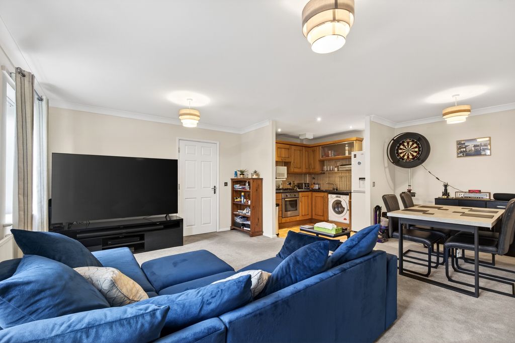 Property photo 2 of 12 Living Dining Kitchen (2)