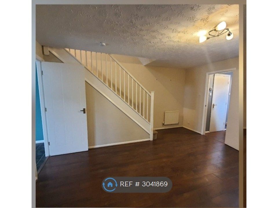Property photo 2 of 22 Living Room