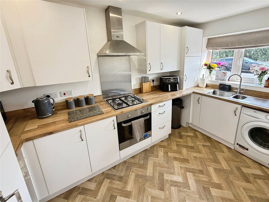 Property photo 2 of 17 Kitchen
