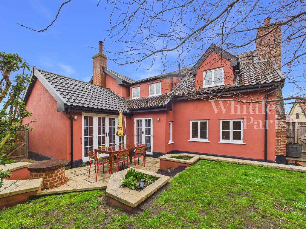 Property photo 1 of 36 Cam04332G0-Pr0617-Still073