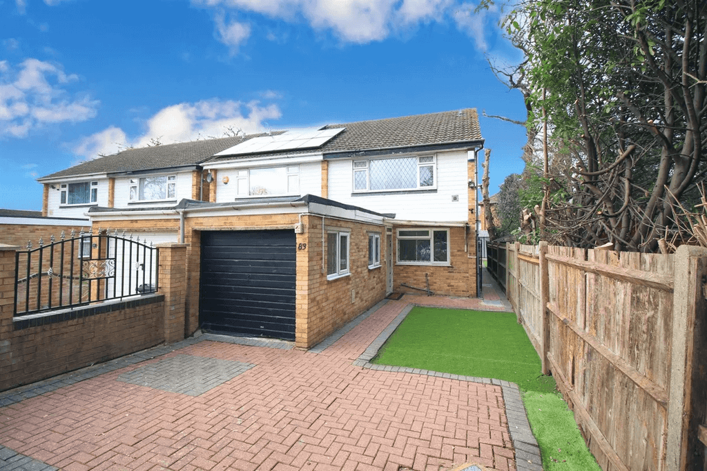 Property photo 1 of 1 6 Bedroom House To Rent In Cranford