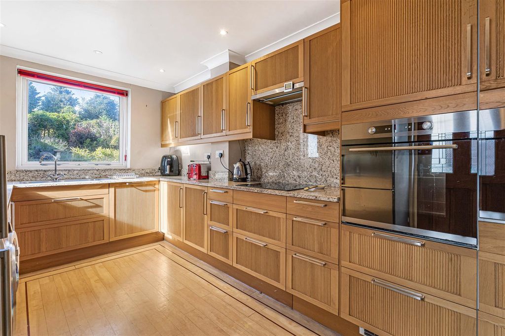 Property photo 3 of 18 25_95323.Jpg