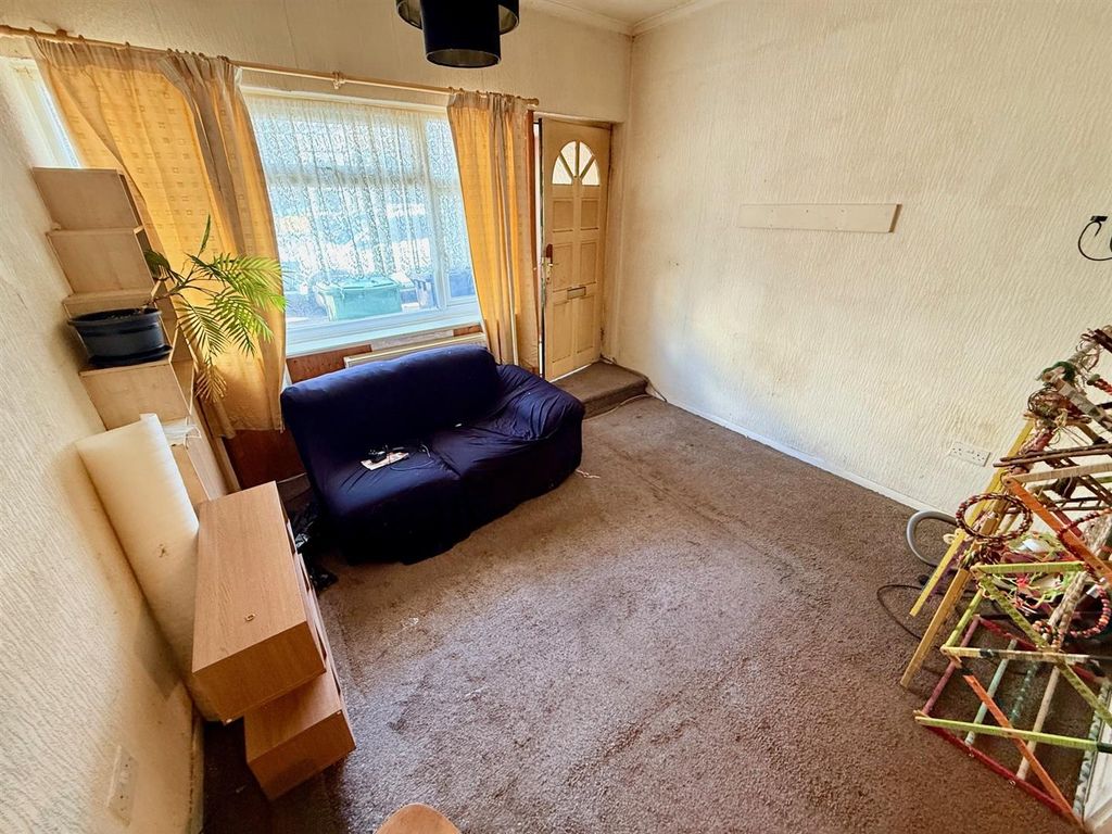 Property photo 2 of 10 Living Room