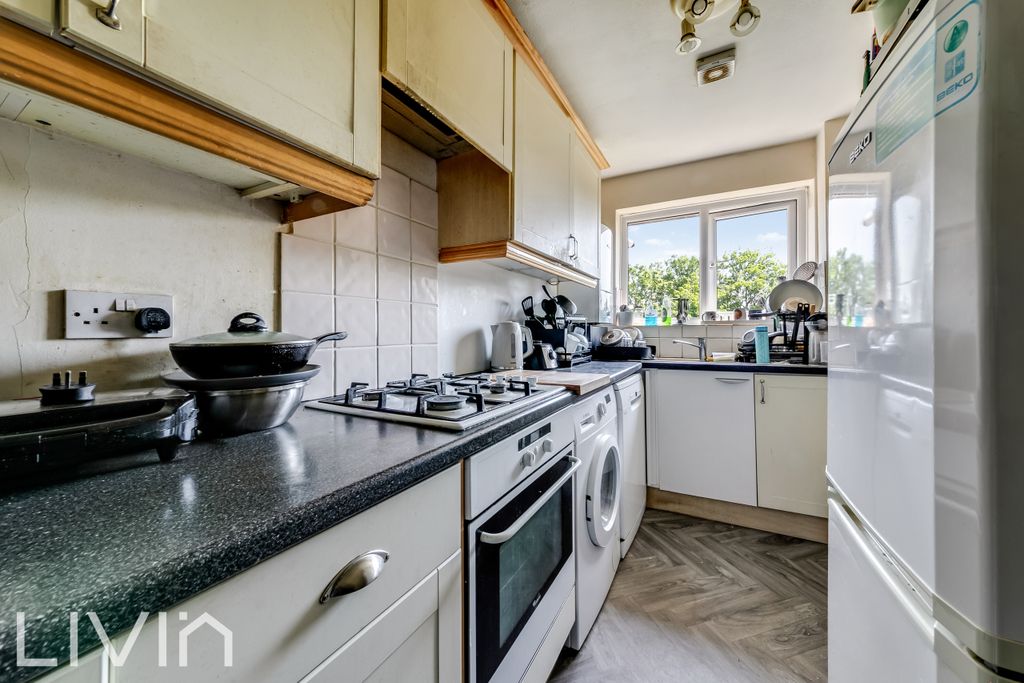 Property photo 2 of 9 3