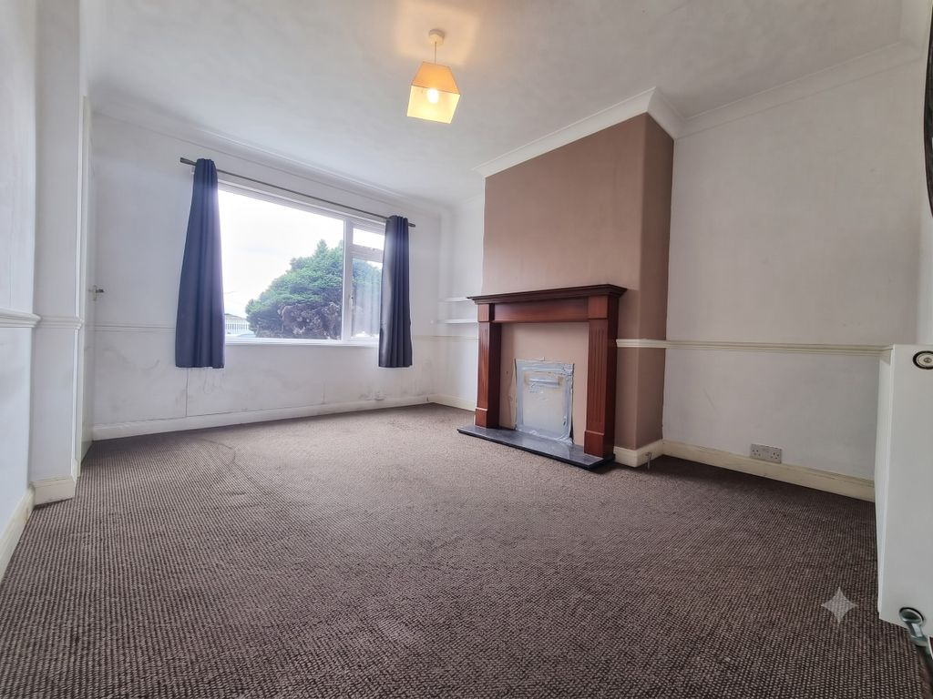 Property photo 3 of 9 Lounge