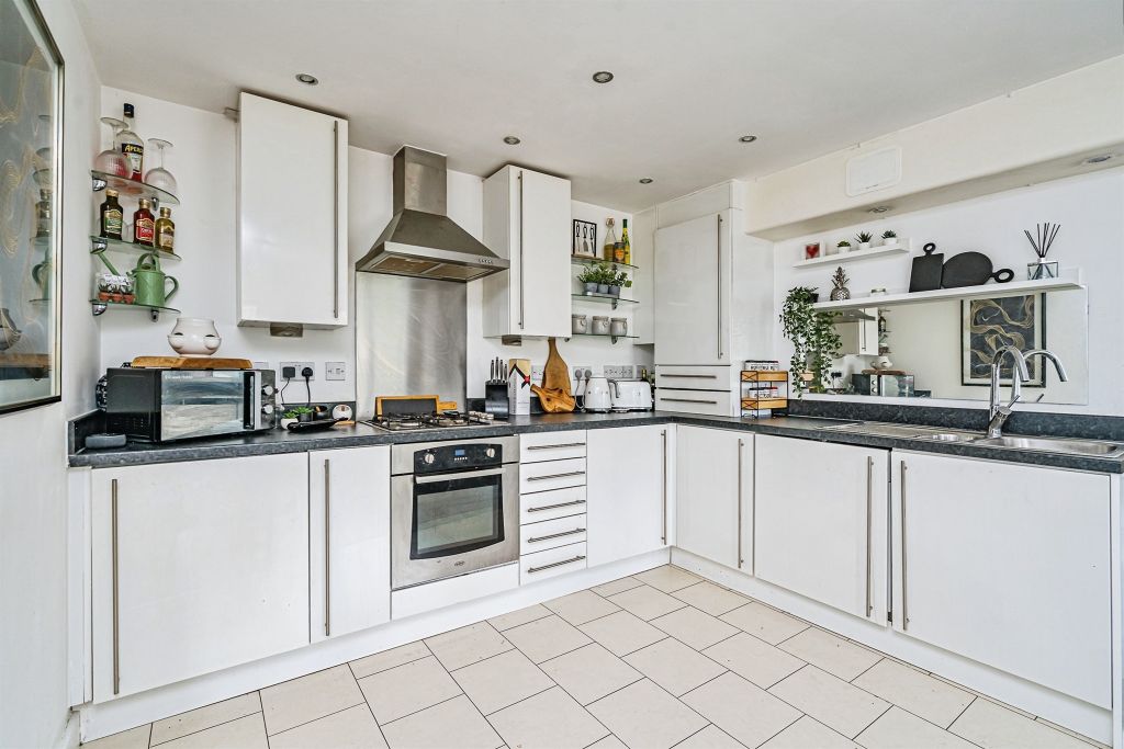 Property photo 3 of 17