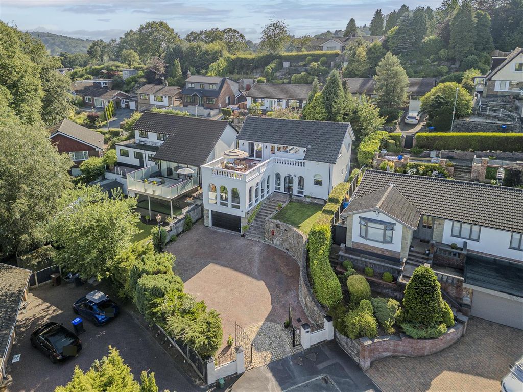 Property photo 1 of 51 Seven Arches