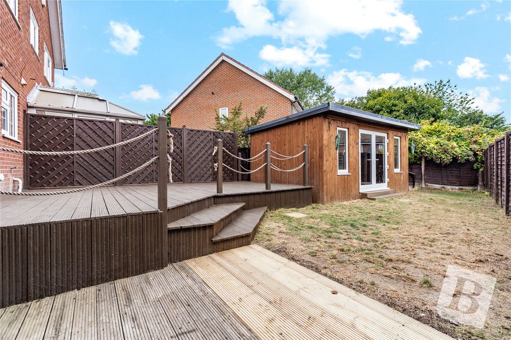 Property photo 2 of 19 Picture No. 21