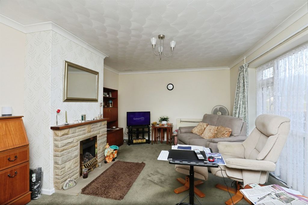 Property photo 3 of 17