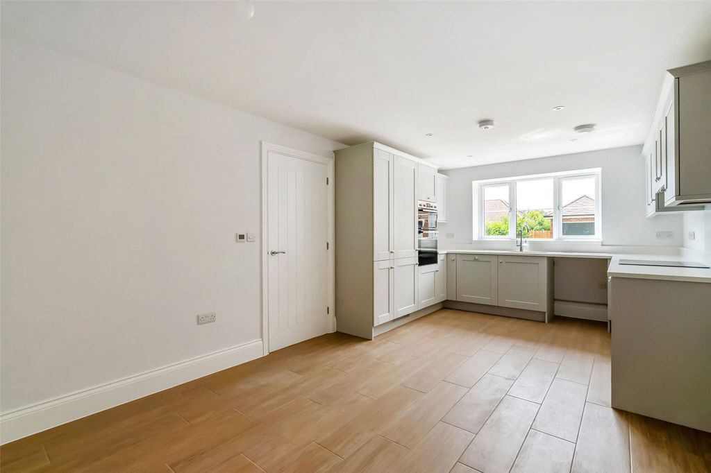 Property photo 3 of 9 Picture No. 14