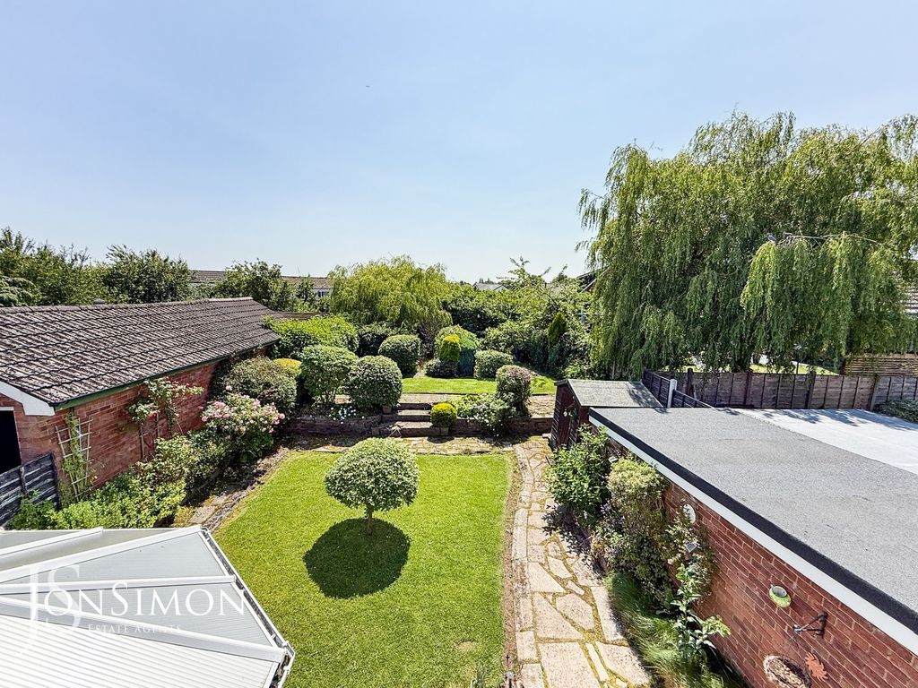 Property photo 2 of 27