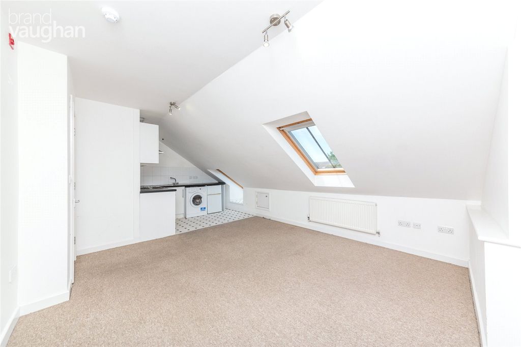 Property photo 2 of 10 Picture No. 03
