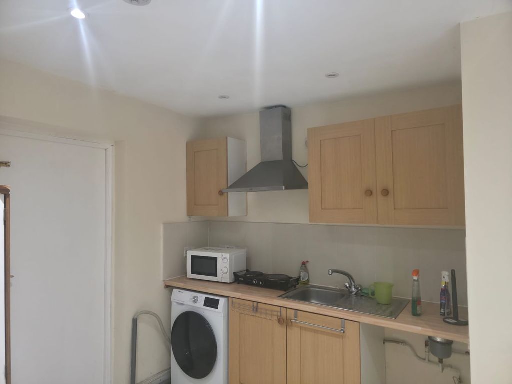 Property photo 2 of 6 Gallery