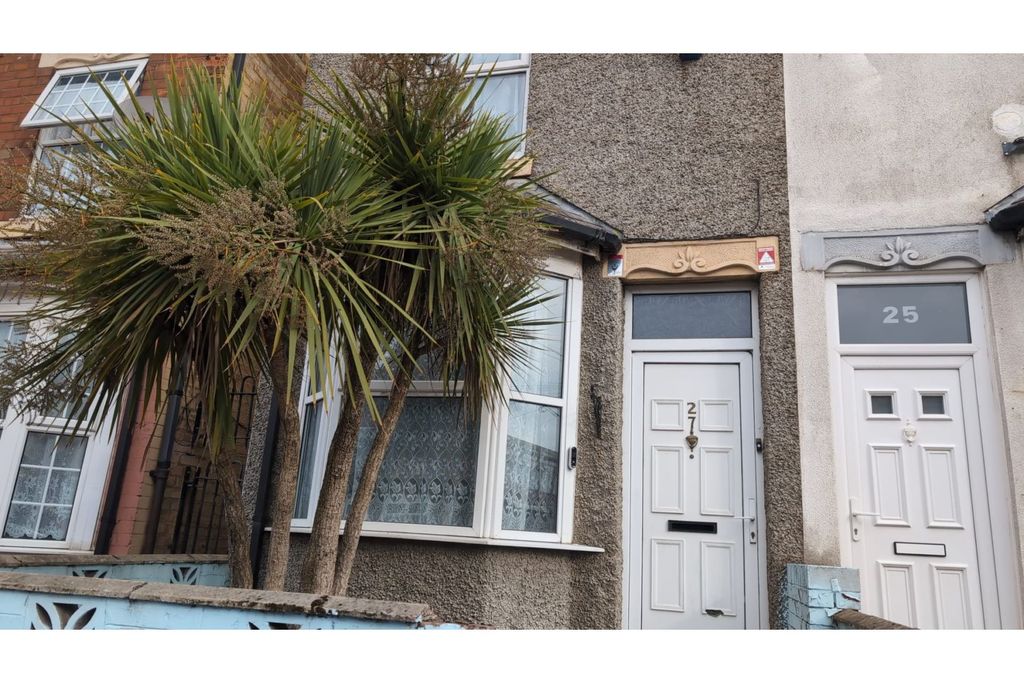 Property photo 1 of 18