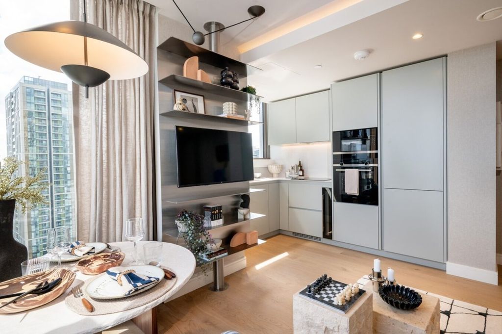 Property photo 3 of 27