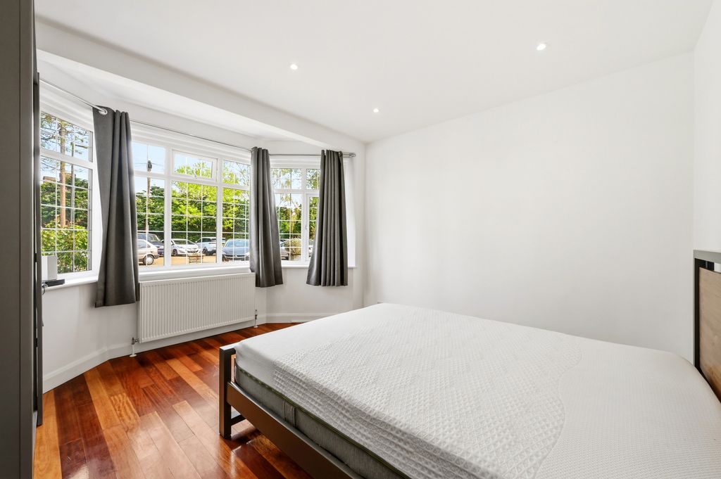 Property photo 3 of 18 Picture No. 24