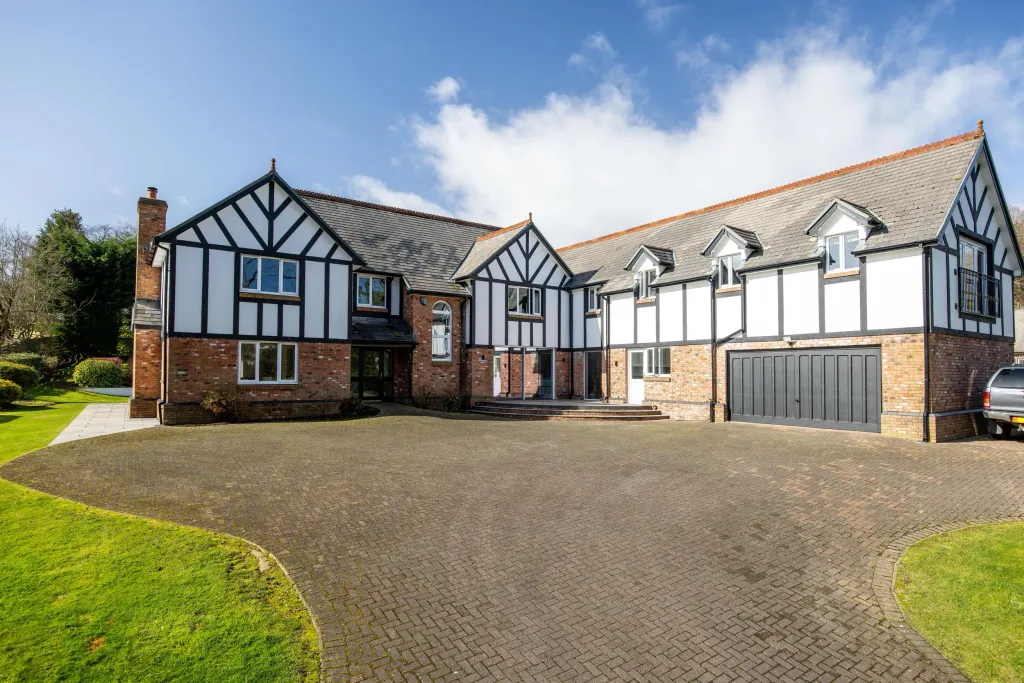 Property photo 3 of 43