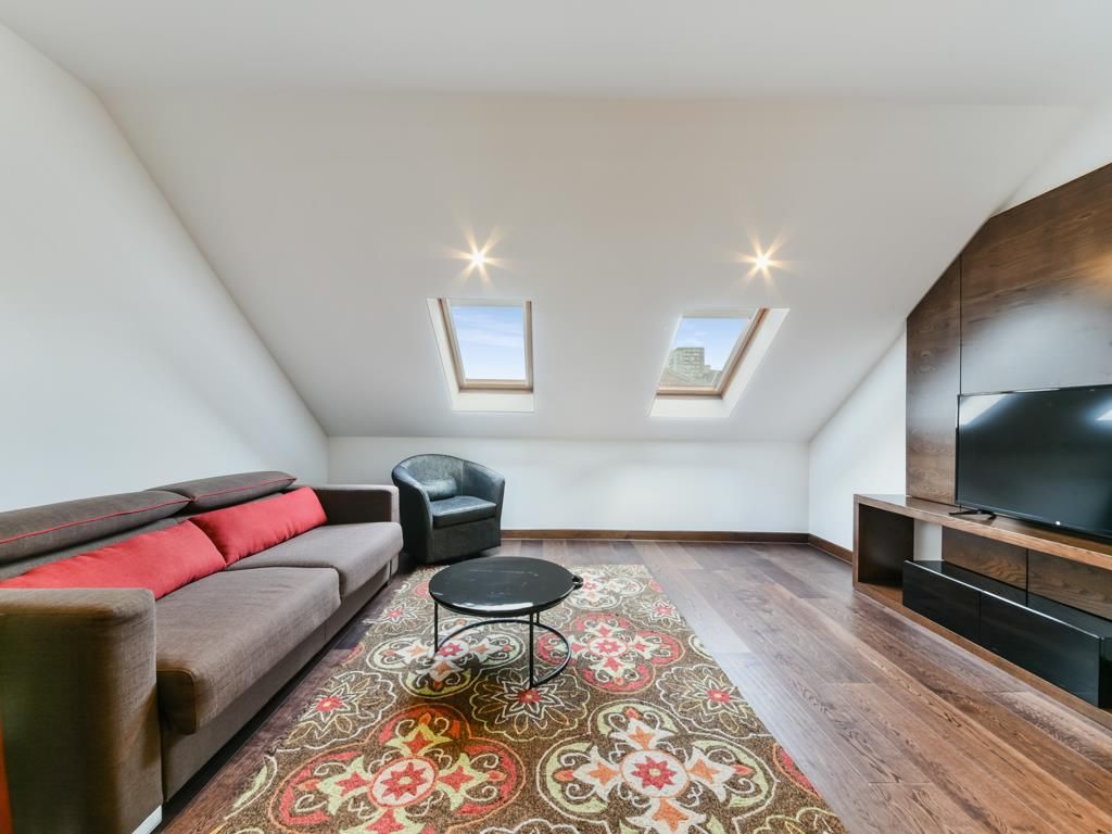 Property photo 3 of 12 Image