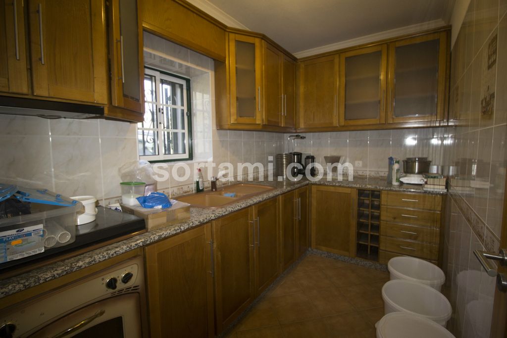 Property photo 3 of 39